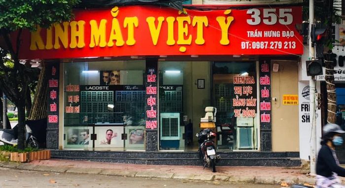 [Hình ảnh] Việt Ý Eyewear - Không gian sang trọng với thiết kế hiện đại