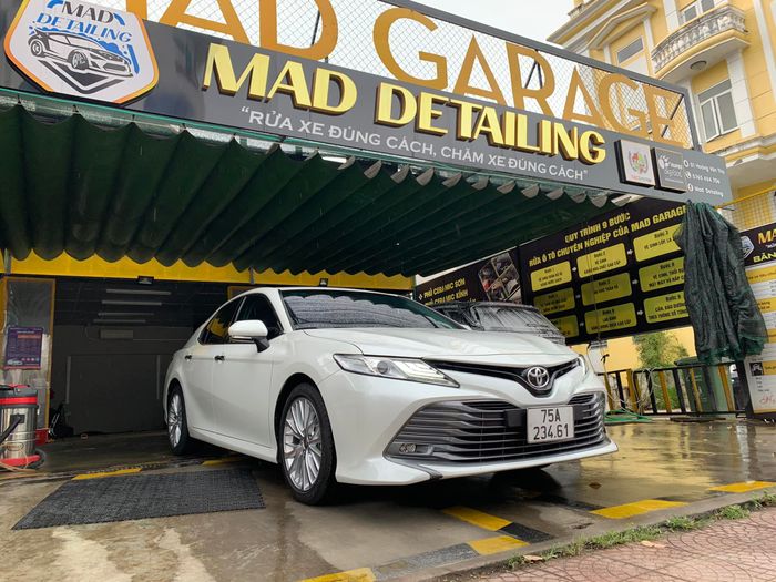 Hình ảnh không gian làm việc chuyên nghiệp tại Mad Detailing