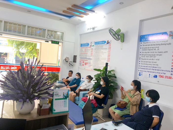 Khu vực bơi thủy liệu cao cấp tại Meiji Care - bé yêu thỏa sức vẫy vùng