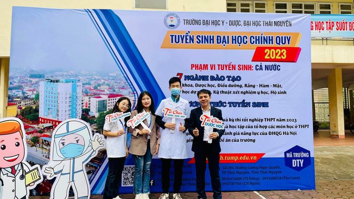 Hình ảnh khu giảng đường hiện đại của Đại học Y - Dược