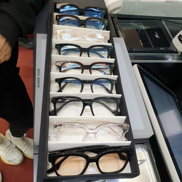 [Hình ảnh] Anh Dũng Optics - Quy trình lắp ráp kính tỉ mỉ bằng công nghệ Hàn Quốc