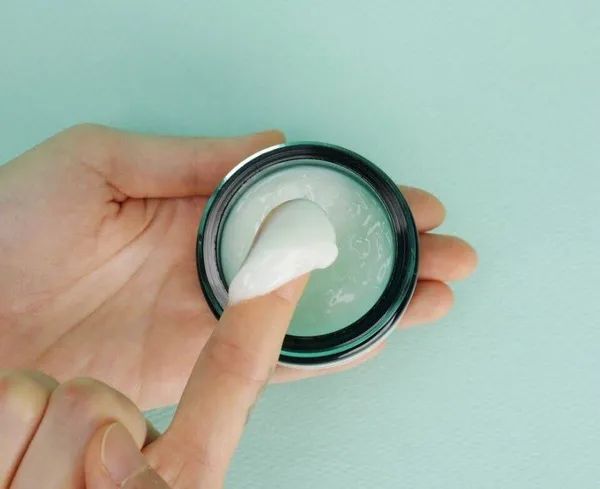 Some By Mi 30 Days Miracle Cream (Ảnh 1) - Minh chứng cho hiệu quả làm dịu da, giảm mụn chỉ sau 1 tháng sử dụng đều đặn.