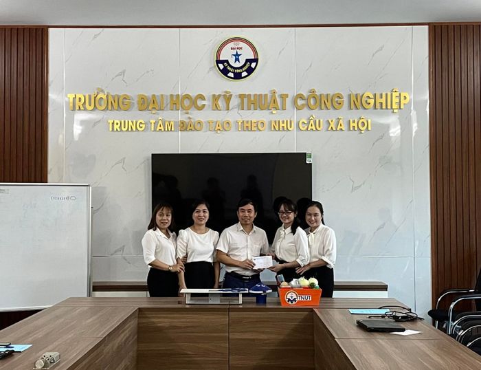 Hình ảnh khu thực hành hiện đại tại Đại học Kỹ thuật Công nghiệp