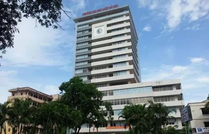 Hình ảnh tòa nhà hiện đại của Đại học Luật Hà Nội - Biểu tượng của nền giáo dục pháp lý Việt Nam