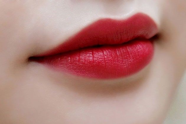 Đôi môi hoàn hảo với đường nét sắc sảo, màu sắc tự nhiên và độ bền vượt trội