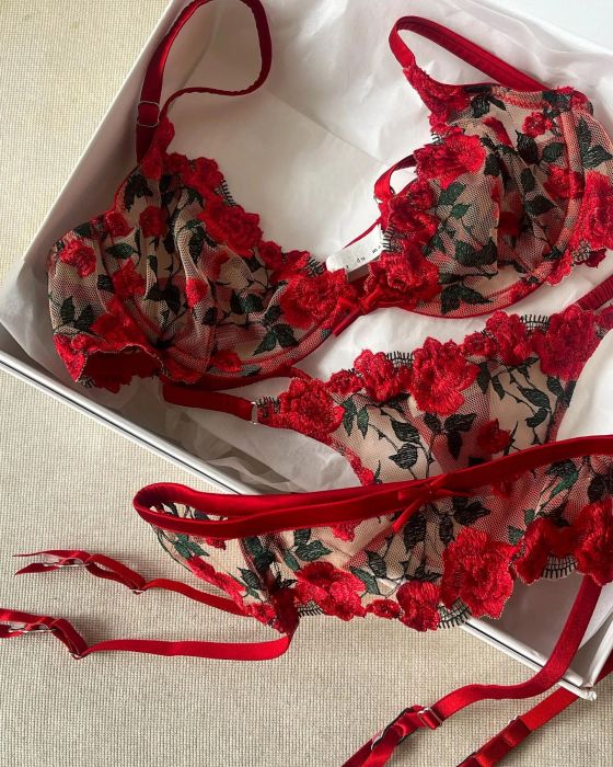 Kiệt tác đầu tiên trong bộ sưu tập đình đám của Fleur du Mal
