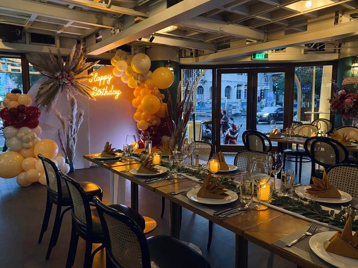 Bến Thành Bistro ảnh 1 - Không gian sang trọng với thiết kế tinh tế, nơi thưởng thức ẩm thực đẳng cấp