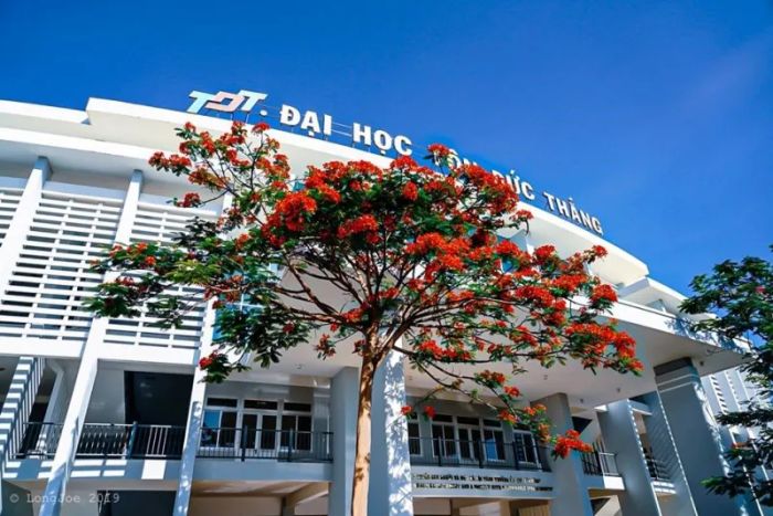 Khuôn viên hiện đại Đại học Tôn Đức Thắng