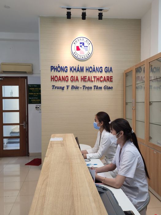 Hình ảnh đội ngũ y bác sĩ chuyên môn cao tại Hoàng Gia Healthcare