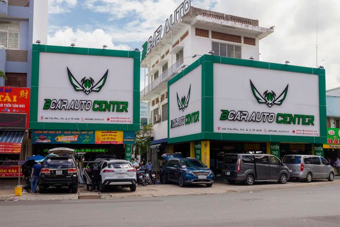 Showroom trưng bày đẳng cấp tại Bcar Auto Center