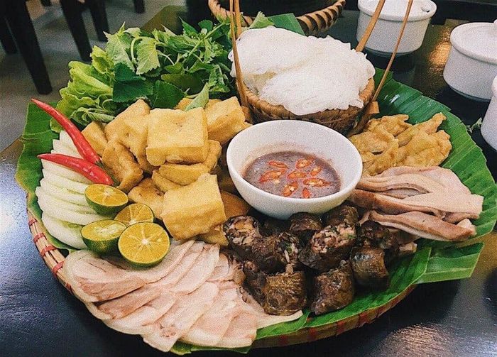 Hình ảnh nguyên liệu tươi ngon được chế biến tỉ mỉ tại Cucku
