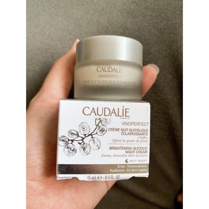 Hình ảnh kem dưỡng đêm Caudalie Vinoperfect - sản phẩm dưỡng sáng và ngừa nám hiệu quả
