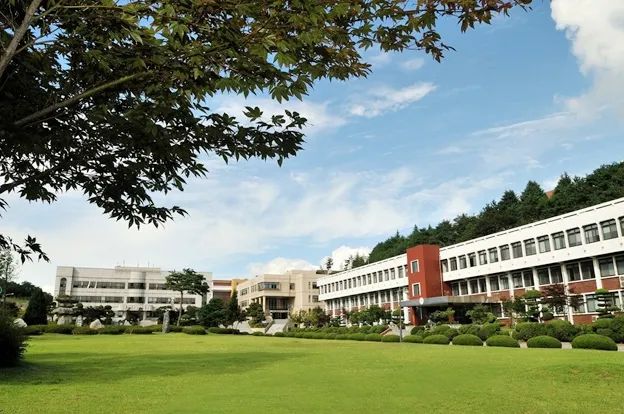 Hình ảnh giảng đường hiện đại tại Đại học Ngoại thương