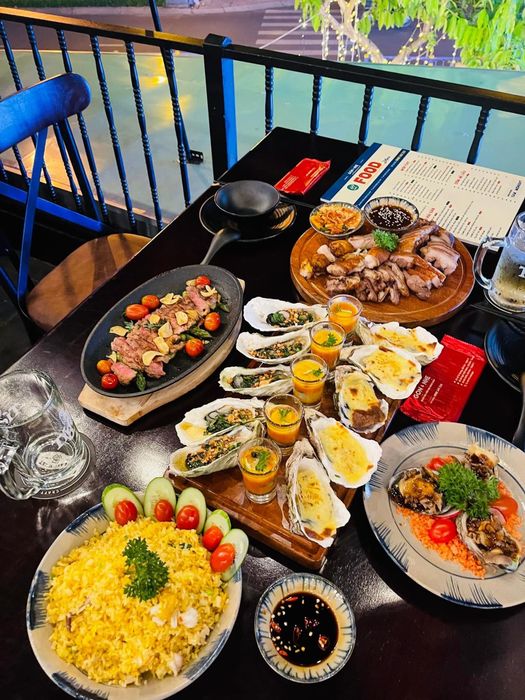 Gọn & Nhẹ - Food & Beer ảnh 2 - Góc chụp sống động về những món ăn kèm bia được trình bày đầy nghệ thuật