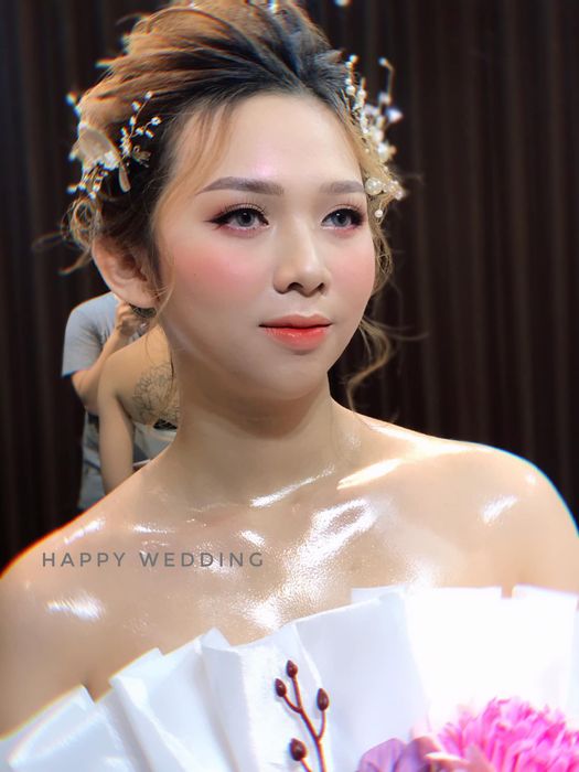 Tác phẩm thứ hai - Vẻ đẹp công chúa hoàn hảo từ Happy Wedding Makeup