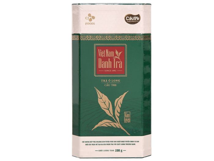 Trà Oolong Cầu Tre ảnh 1 - Hình ảnh sống động về những lá trà xanh biếc được cuộn tròn khéo léo, tỏa hương thơm dịu nhẹ, mời gọi một trải nghiệm thưởng trà đầy thi vị.