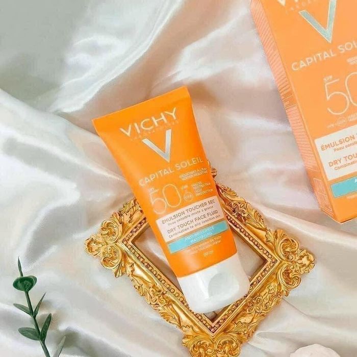 Góc trưng bày đa dạng các sản phẩm làm đẹp tại Gift Cosmetics