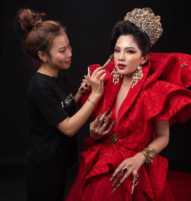 Bộ sưu tập xu hướng trang điểm mới nhất từ Vân Bông Makeup & Academy - Ảnh 2