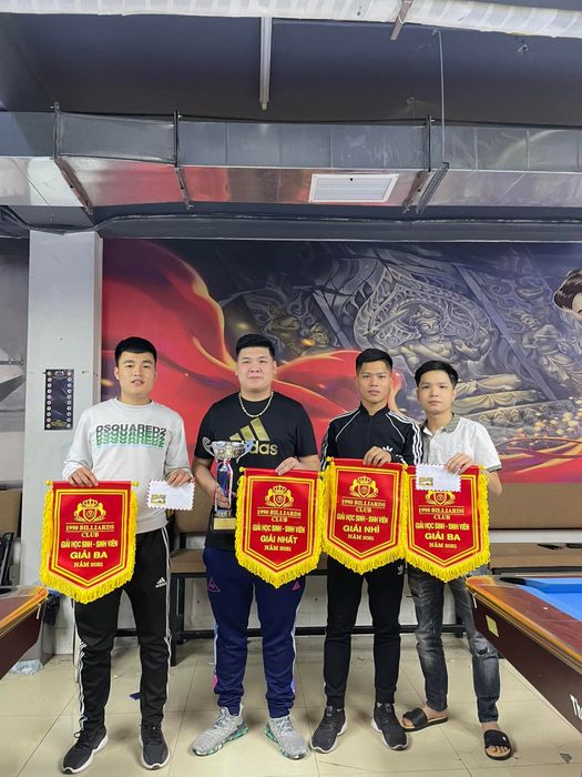 Góc nhìn chân thực về hệ thống bàn bida cao cấp tại 1990 Billiards Club