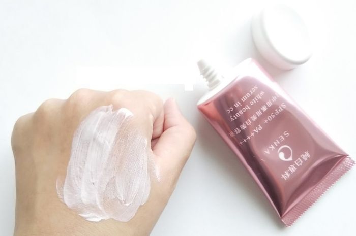 Serum CC Dưỡng Sáng Da Ban Ngày White Beauty - Phiên bản 2 với công thức cải tiến, mang đến làn da căng bóng, đều màu và bảo vệ da tối ưu.