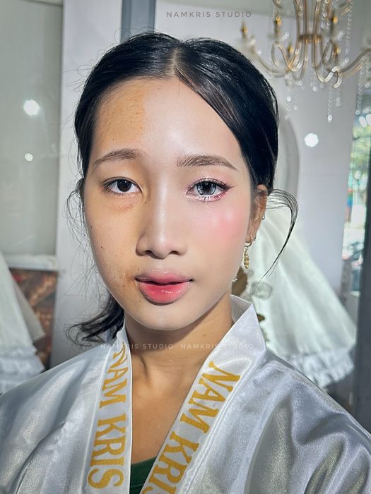 Khoảnh khắc tỏa sáng của cô dâu qua nghệ thuật trang điểm từ Nam Kris Studio