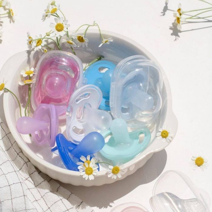 Hình ảnh minh họa núm ty siêu nhẹ Tommee Tippee Ultra Light (ảnh 2)