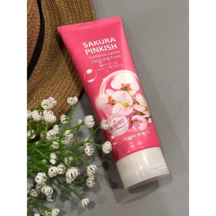 Hình ảnh thực tế Sữa rửa mặt Flora Beauty Sakura Pinkish - Tinh chất hoa anh đào cho làn da trắng hồng