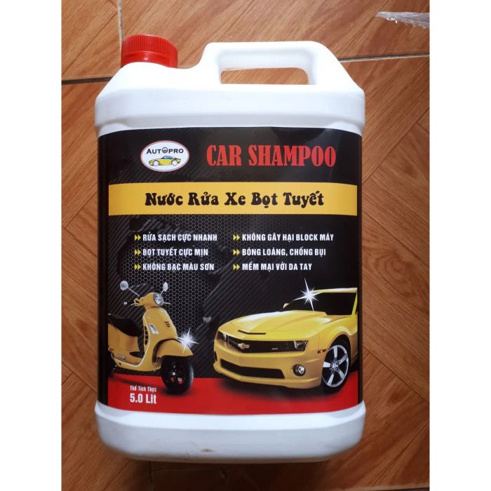 Hình ảnh minh họa sản phẩm Car Shampoo trong quá trình sử dụng