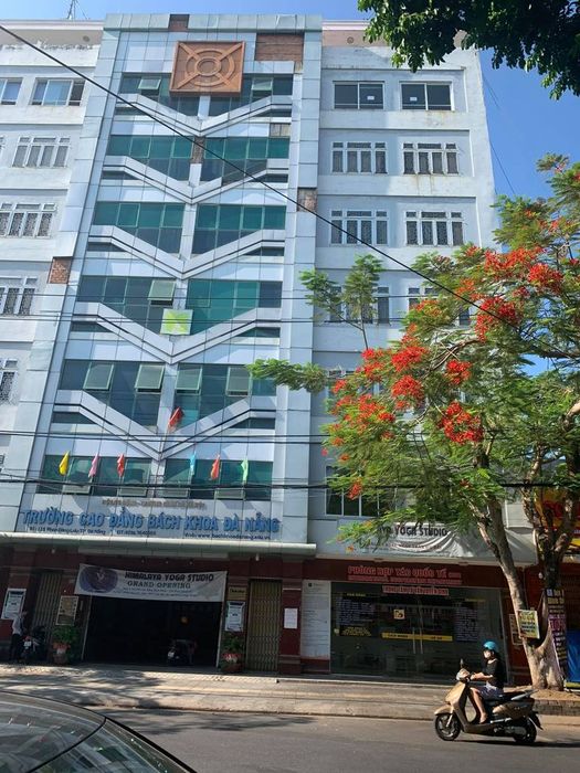 Phòng thực hành hiện đại tại Cao đẳng Bách Khoa Đà Nẵng
