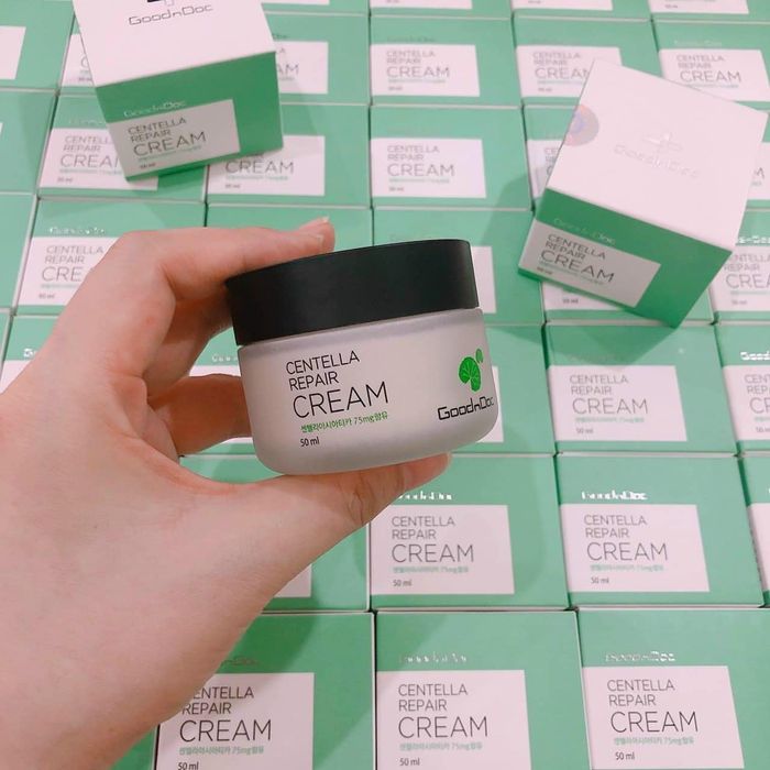 Bộ sưu tập mỹ phẩm đa dạng tại Phương Cosmetic