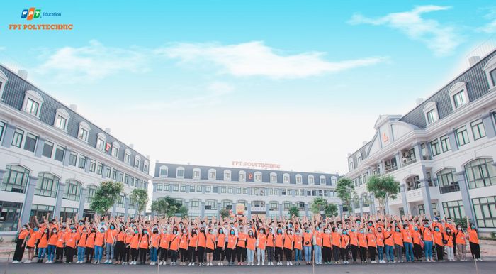 Hình ảnh sinh viên FPT Polytechnic thực hành Digital Marketing