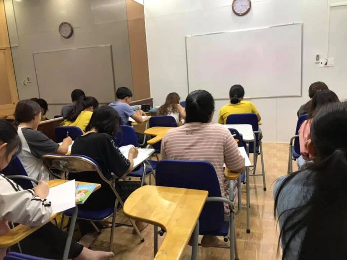 Trung tâm Ngoại ngữ Rạng Đông hình ảnh 3