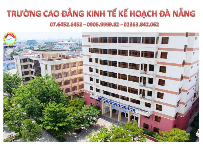 Toàn cảnh khuôn viên xanh mát của Cao đẳng Kinh tế - Kế hoạch Đà Nẵng