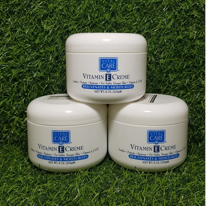 Hình ảnh chân thực kem dưỡng ẩm Vitamin E Vital Care phiên bản mới