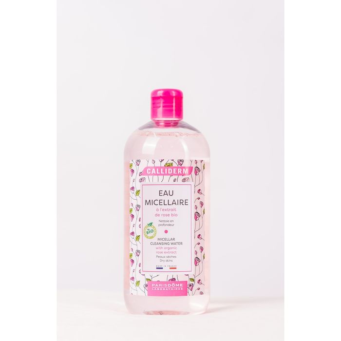 Hình ảnh cận cảnh nước tẩy trang Calliderm Eau Micellaire - Dung dịch trong suốt với chiết xuất hoa hồng tinh khiết