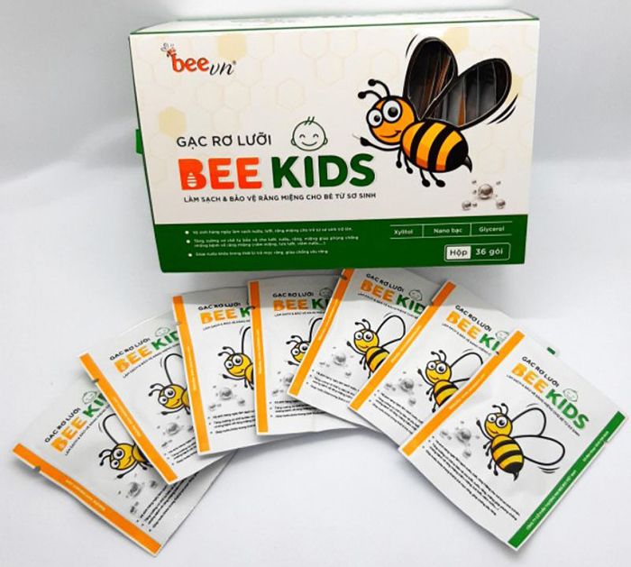 Hình ảnh thực tế gạc rơ lưỡi Bee Kids - góc cận cảnh