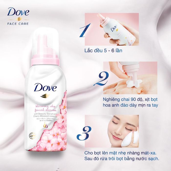 Hình ảnh thực tế Sữa Rửa Mặt Dove Sakura với bọt dày mịn đặc trưng