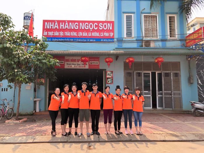 Không gian đậm chất dân tộc tại Nhà hàng Ngọc Sơn