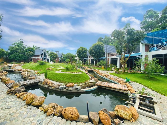 Angel Resort - Kiến trúc cổ điển giữa không gian xanh mướt