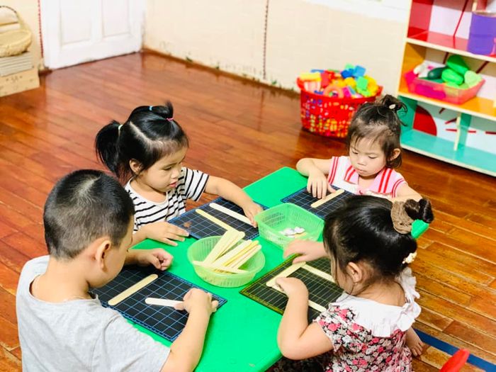 Hình ảnh hoạt động vui chơi sáng tạo tại SUNNY KIDS