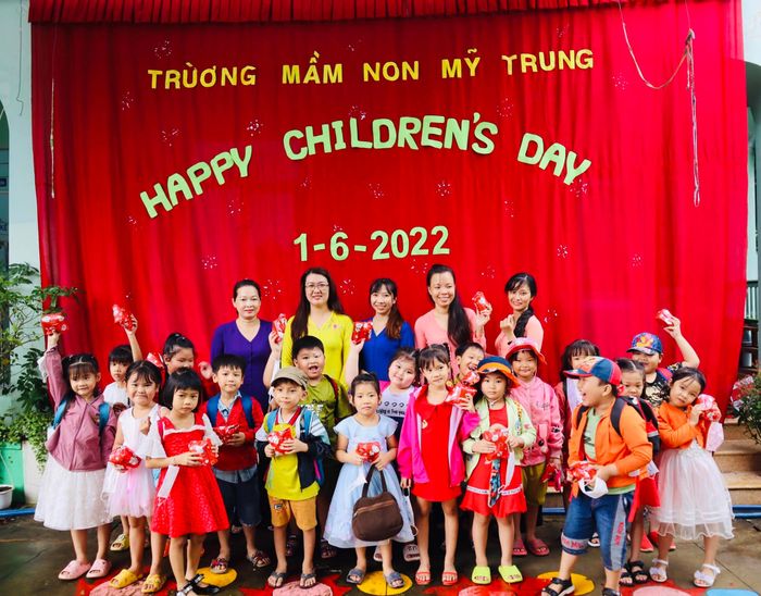 Hình ảnh khuôn viên xanh mát tại Trường Mầm non Mỹ Trung