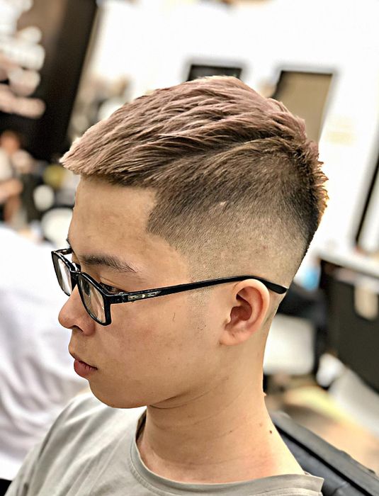 Không gian sang trọng và chuyên nghiệp tại Phantom Men’s Haircut