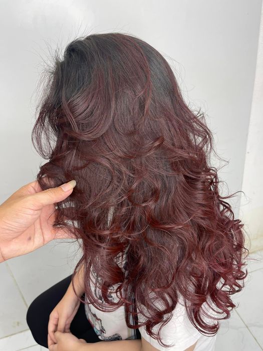[Hình ảnh] Salon Tóc Vàng - Không gian sang trọng với ánh đèn vàng ấm áp