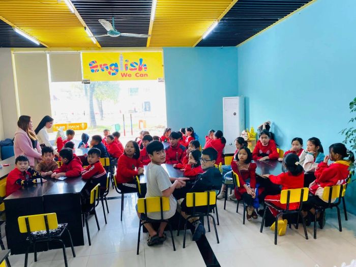 King Bee English - Hình ảnh lớp học sinh động