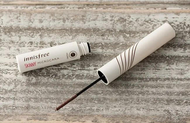 Hình ảnh thực tế Innisfree Skinny Mascara - Vẻ đẹp tự nhiên