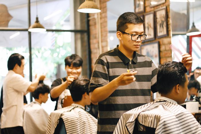 Không gian sang trọng tại The Factory BarberShop