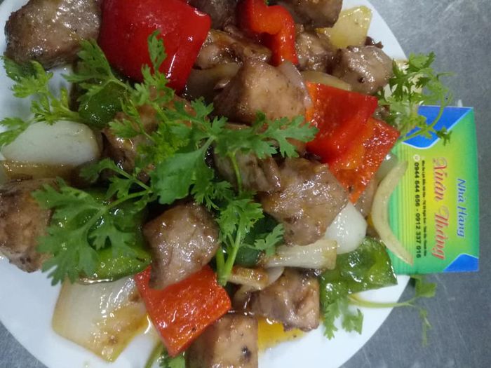 Bữa tiệc hải sản tươi sống tại Nhà hàng Xuân Thắng
