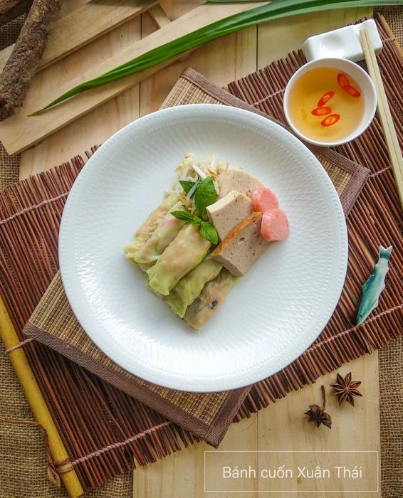 Không gian ấm cúng và những đĩa bánh cuốn hấp dẫn tại Xuân Thái