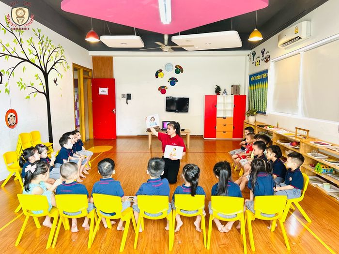 Hình ảnh hoạt động vui chơi sáng tạo của bé tại Việt-Sing