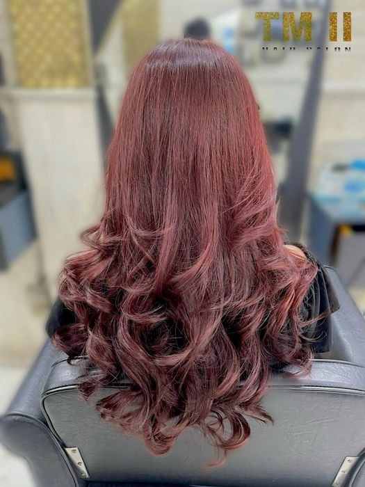 [Hình ảnh] Hair Salon TM - Không gian sang trọng với tone màu trắng chủ đạo